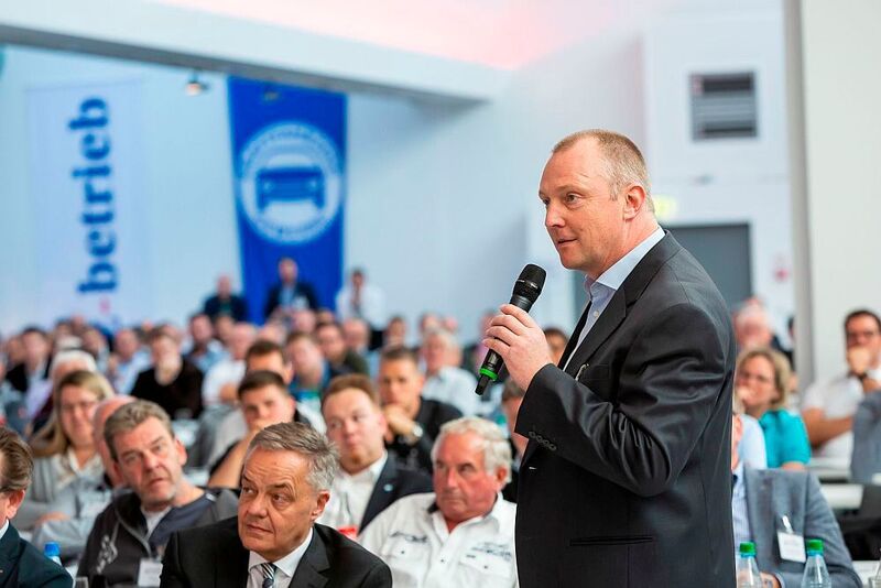 Der ZKF-Präsident Peter Börner nahm zu den Steuerungsaktivitäten der HUK kritisch Stellung. (Stefan Bausewein)
