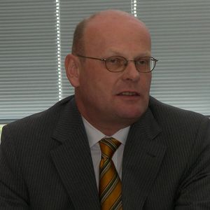 „Die deutsche chemische Industrie investiert neben den zehn Milliarden Euro in Deutschland zusätzlich nochmals etwa fünf Milliarden Euro Froschungsgelder im Ausland“, sagt Dr. Gerd Romanowski, Leiter Wissenschaft, Technik und Umwelt im VCI.