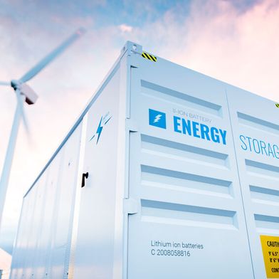 This article introduces the concept of megawatt-hour battery storage systems. 
 (Source: © malp - stock.adobe.com)