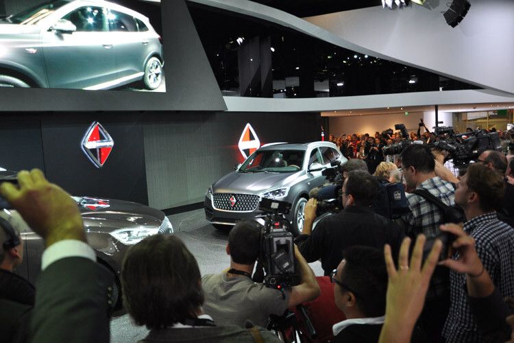Ziemlich voll war es am Borgward-Stand auf der IAA 2015, als der Autobauer den BX7 vorstellte. (Foto: Wehner)