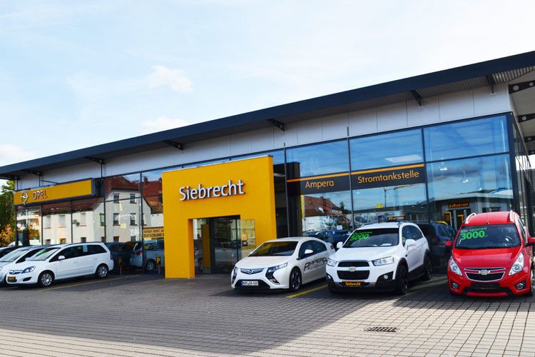 Wie viele andere Opel-Händler verzeichnete auch Flottenspezialist Siebrecht in Uslar 2012 ein leicht rückläufiges Geschäft mit der Rüsselsheimer Marke. „Im Moment kaufen die Kunden, weil sie Vertrauen in die Marke Siebrecht haben