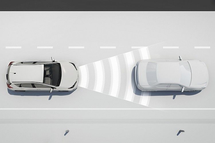 Mit einer Kombination aus Kamera und Sensor erkennt das Pre-Collision-System Gefahrensituationen. (Grafik: Toyota)