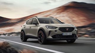 4,2 Sekunden sollen reichen, um die virtuelle Tachonadel des Formentor VZ5 auf die 100er-Marke zu treiben. (Bild: Cupra)