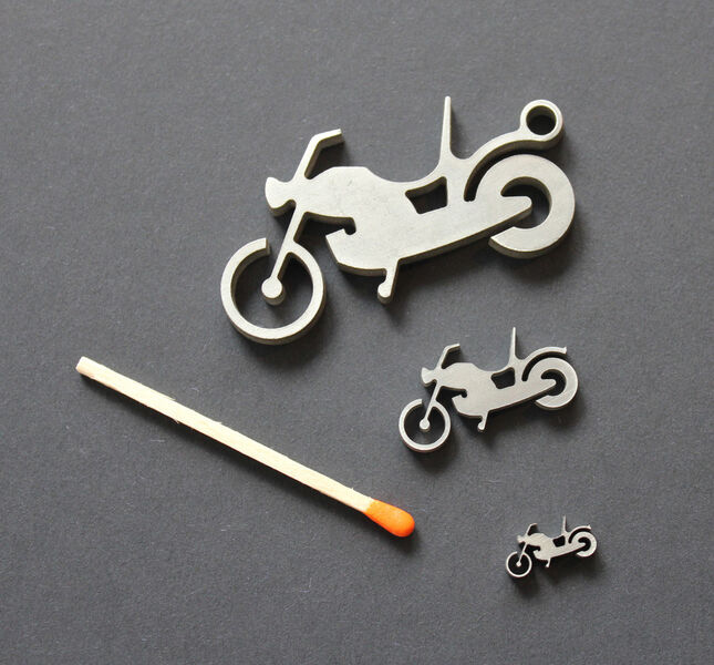 Diese Motorrad-Modelle wurden mit Düsen der Grösse 0,8 Millimeter, 0,5 Millimeter und 0,3 Millimeter wasserstrahlgeschnitten. (Bild: Fanuc)