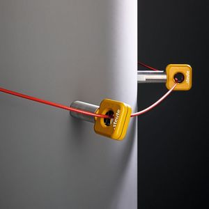 Mit den Umlenkrollen Multiflex 4R werden Seilzug-Notschalter kurvengängig.(Bild:  Steute Technologies)