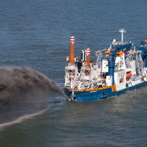 IHC Merwede ist globaler Marktführer für effiziente Baggerschiffe und Equipment für den Abbau von Mineralien und Metallen sowie zuverlässiger Lieferant von innovativen Schiffen und Zubehör für die Offshore-Industrie.