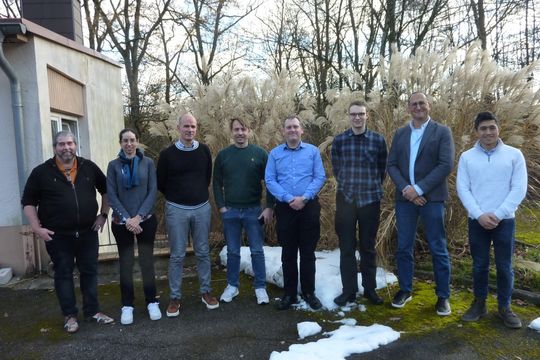 Das Kickoff-Meeting der Konsortialpartner bei der HK Business Solutions GmbH in Friedrichsthal.(Bild:  Astrid Schmidt/HK Business Solutions GmbH)