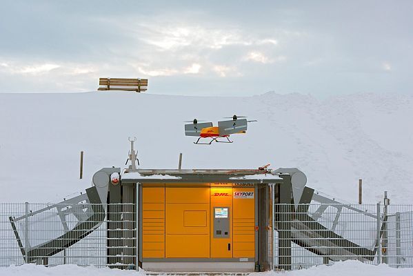 DHL Packstation Skyport: Abflug der Paketdrohne (Bild: DHL / Andreas Heddergott)