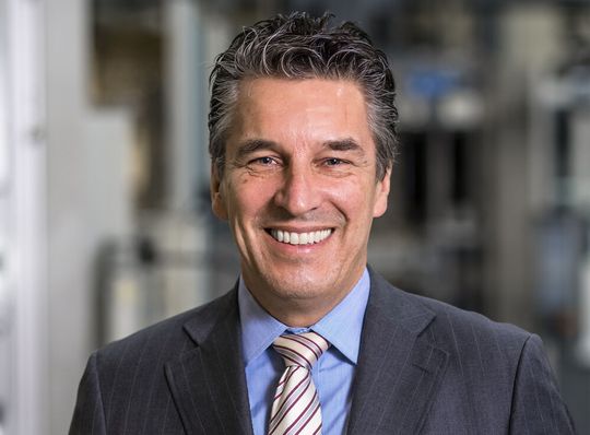 Alf Henryk Wulf ist zum zweiten Mal zum VDE-Präsidenten auserkoren. Zuletzt von 2011 bis 2012 in Amt und Würden, hat er zum 1. Januar 2023 den Staffelstab wieder übernommen. Lesen Sie hier, welche Themen ihm besonders am Herzen liegen.(Bild:  VDE)