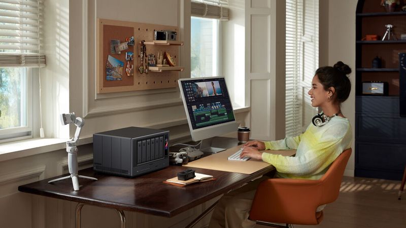 Das NASync iDX6011 Pro von Ugreen nutzt einen Intel Core Ultra 7 255H mit 16 Cores als Prozessor. Beim günstigeren Modell ohne Pro-Suffix kommt ein Intel Core Ultra 5 125H zum Einsatz.(Bild:  Ugreen)