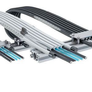 Flatveyor ZP bietet ein einfaches Verfahren für den Austausch von Leitungen und Schläuchen durch den Anwender, insbesondere für Reinraumanwendungen.(Bild:  Tsubaki Kabelschlepp)