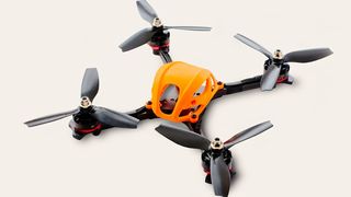 Eine optional zusätzlich mit Fasern verstärkte Diamant-Vergussmasse verleiht additiv gefertigten Objekten, wie dieser 3D-Druck-Drohne, eine höhere Zug- und Biegefestigkeit. (Bild: Diamant Polymer)