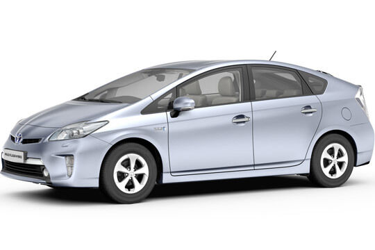 Eine Art Zwischenschritt vom Hybrid zum E-Auto ist der neue Toyota Prius Plug-in-Hybrid PHEV. Er soll mit 2,2 Litern auskommen. (Archiv: Vogel Business Media)