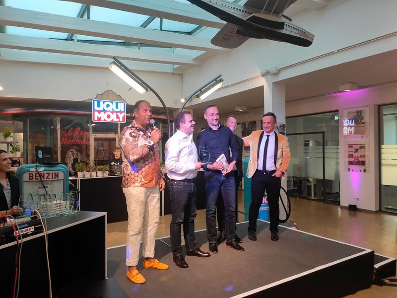 Als bester Systemintegrator mit einem besonders guten Umsatz mit NVMe-SSDs wird Schenker Technologies ausgezeichnet. (Vogel IT-Medien)