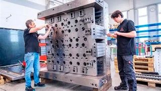 Erfahren Sie schon jetzt, was Deckerform Technologies auf der Fakuma 2026 präsentieren wird. Ein Highlight nennt sich zum Beispiel „Die Kunststoffschlosserei“. Lesen Sie ... (Bild: Deckerform Technologies)