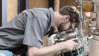 „Durch die Kraftwärmekopplung können wir Ressourcen so effzient wie möglich nutzen”, erklärt Böcker-Riese sein Projekt. (Fabian Stürtz / VDI)