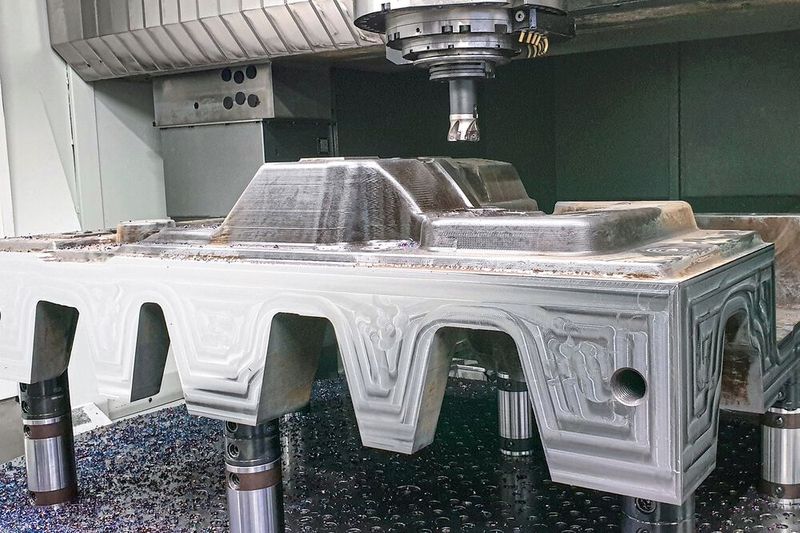 Zum Hochvorschubfräsen setzt Krämer+Grebe den Neo-Mill-4-Hi-Feed-90 von Mapal ein, der sich in punkto Performance und Prozesssicherheit gegen alle Mitbewerber durchsetzen konnte. (Bild:  Mapal)