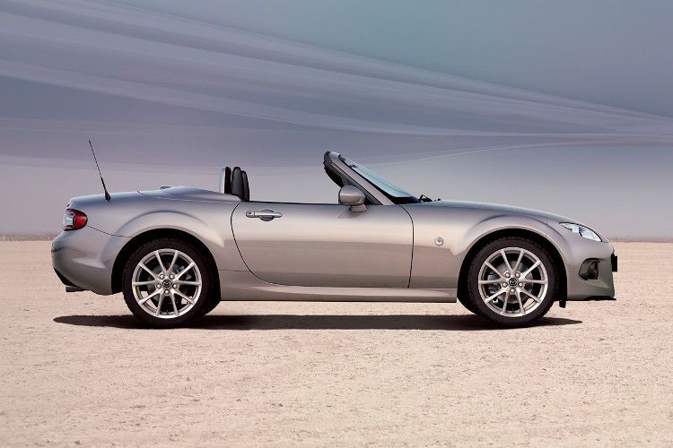 Auch die weiteren Generationen des MX-5 blieben dem kompakten Roadster Vergnügen treu. (Foto: Mazda)