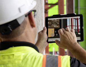 (Visualisierung direkt vor Ort mit BIM-360docs. Bild: Autodesek)