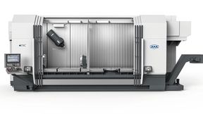 Mit der größeren VHC zeigt AXA ein Fahrständer-Bearbeitungszentrum für die 5-Achs-Bearbeitung, das unterschiedliche Bearbeitungskonzepte in einer einzigen Maschine vereint.  (Bild: AXA Entwicklungs- und Maschinenbau GmbH)