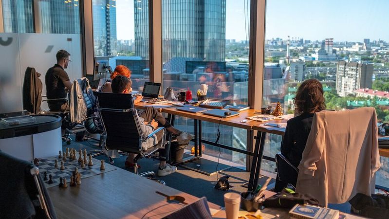 In dieser Folge zu Gast beim „B2B Hero“ Podcast: Bonny Mangold-Gryska