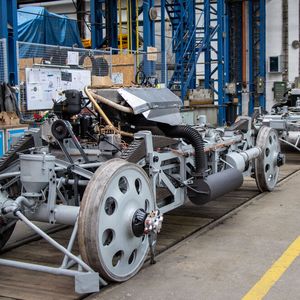 Stellten die Dampfloks in den 1930er Jahren in den Schatten: Die beiden Triebwagen fuhren dank elektromechanischer Kraftübertragung bis zu 130 km/h schnell.