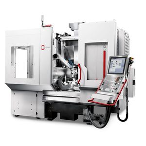 Mit einem Robotersystem RS 05 adaptiert an eine C 12 U dynamic aus der High-Performance-Line Baureihe zeigt Hermle seine Präsenz im Bereich der Automatisierung von Bearbeitungszentren in den verschiedensten Branchen. 