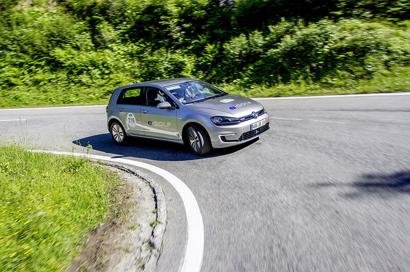 e-Golf: auf der Silvretta E-Auto Rallye 2014 (Bild: VW)