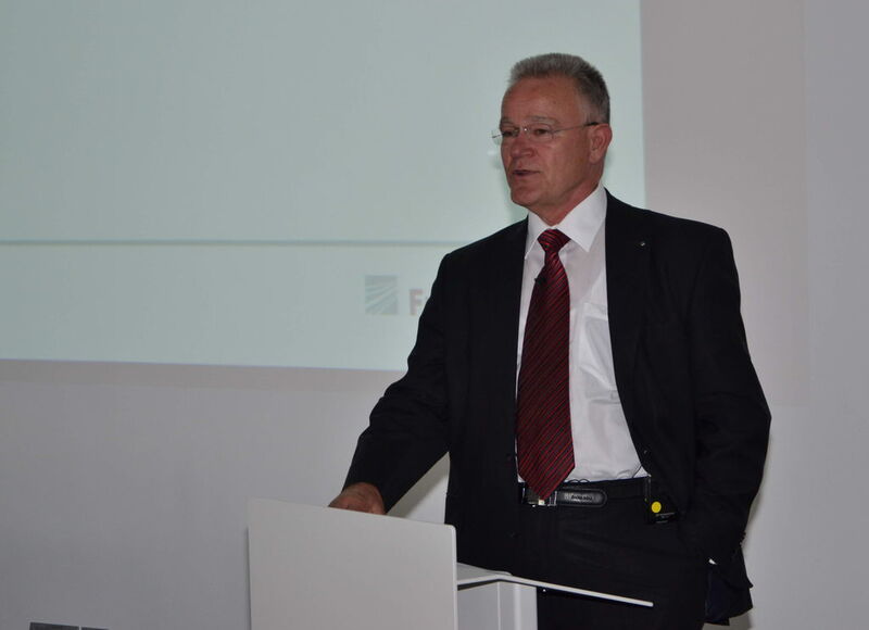 Professor Dr. Hans-Jörg Bullinger, der Präsident der Fraunhofer-Gesellschaft, über „Perspektiven für Zukunftsmärkte – Innovationspotentiale am Standort Deutschland“.  (Bild: PROCESS)