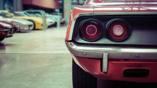 Fans von Old- und Youngtimern können ihr Fahrzeug jetzt gegen Reparaturkosten absichern. Intec und Classic Trader haben eine Versicherung für die automobilen Schätze herausgebracht. (© mekcar - stock.adobe.com)