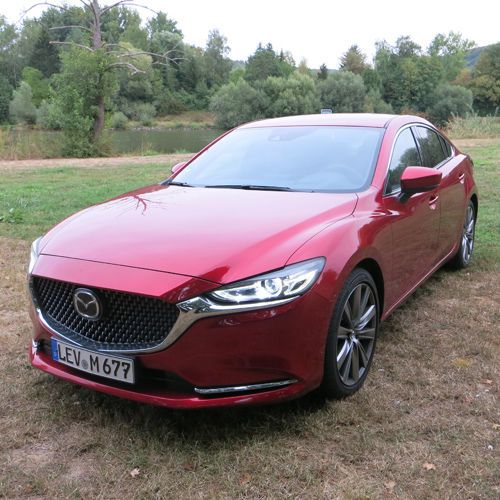 Drei Jahre nach der letzten Modellpflege haben die Japaner ihr Flaggschiff Mazda 6 erneut überarbeitet. Drei Jahre nach der letzten Modellpflege haben die Japaner ihr Flaggschiff Mazda 6 erneut überarbeitet.