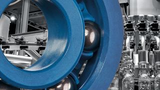 Von der Schmiermittelfreiheit der Kunststoff-Kugellager können sensible Anwendungen wie beispielsweise in der Lebensmittelindustrie profitieren. (Bild: Igus)