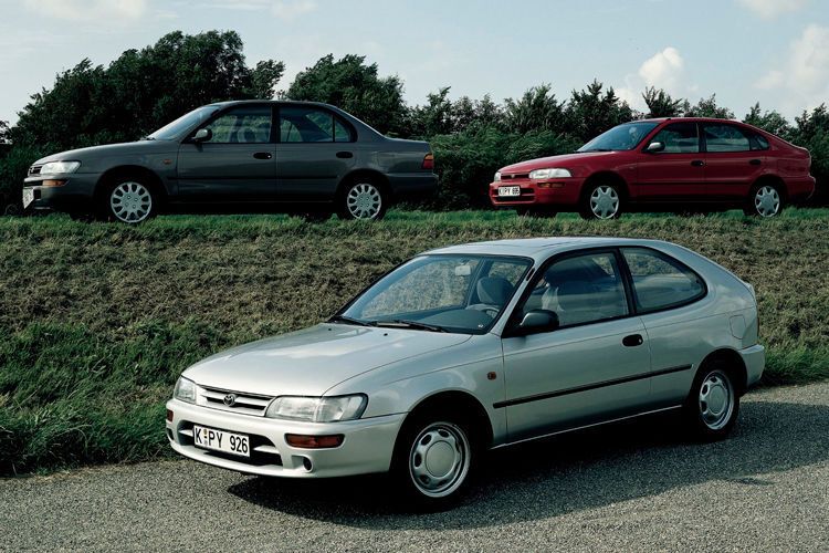 1992 feierte die mittlerweile siebte Generation des Corolla ihre Premiere. (Toyota)
