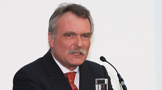 Hans-Heinrich Grosse- Brockhoff, Staatssekretär für Kultur in Nordrhein-Westfalen, stellte die kulturellen Leistungen von Rademacher heraus. (Archiv: Vogel Business Media)