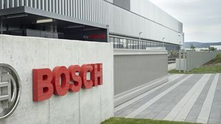 Ausstieg: Bosch steigt aus dem Geschäftsfeld kristalline Photovoltaik aus; im Bild die Zentrale der Bosch Solar Energy AG in Arnstadt (Bild: Bosch)