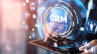 Unternehmen, die sich zwischen On-Premises-Betrieb oder cloud-basierter Bereitstellung entscheiden wollen, sollten die langfristige Perspektive nicht außer Acht lassen. (Bild: © Blue Planet Studio - stock.adobe.com)