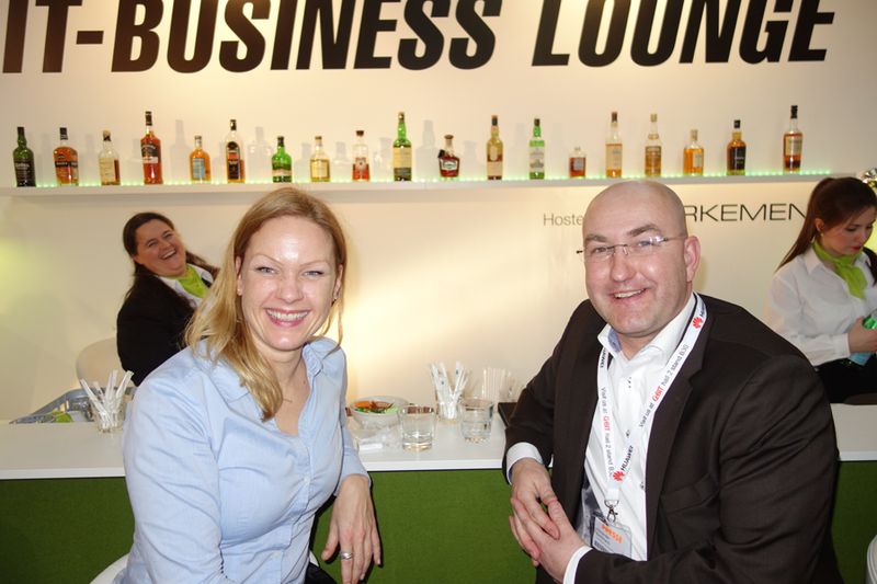 Hannah Lamotte, IT-BUSINESS, mit Alexander Bachmann, Alternate (Bild: IT-BUSINESS)
