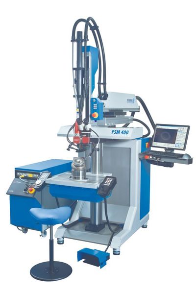 Bild 1: Mit der  Laserbearbeitungsmaschine PSM 400 lassen sich unterschiedlichste Teile zügig erfassen und präzise bearbeiten.  (Bild: Schunk)