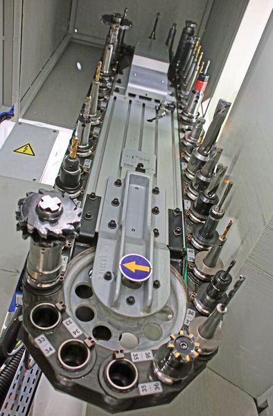 Das Kettenmagazin bietet Platz für bis zu 40 Werkzeuge. (Bild: Klaus Vollrath)