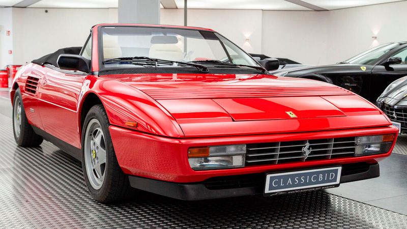 Für 65.560 Euro kam der Ferrari Mondial T Pininfarina unter den Hammer. (Bild: Classicbid)