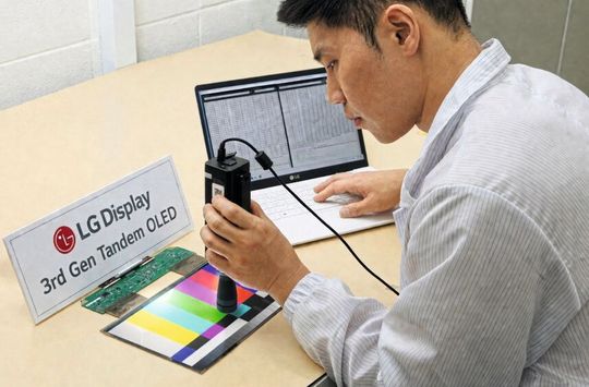 LG Display zeigt die 3. Generation seiner Tandem-OLED-Technologie. (Bild:  LG Display)