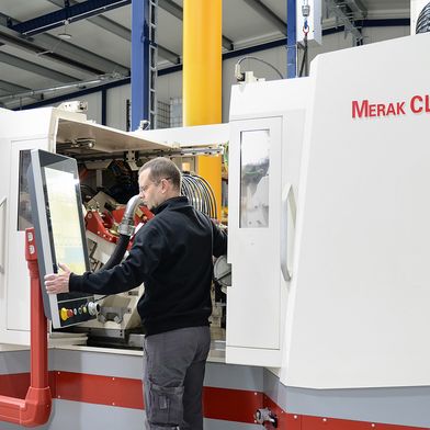 Die WMT Leipzig GmbH hat ein Bedienkonzept entwickelt, das den besonderen Anforderungen der Industrie und der Innovationskraft des Unternehmens gerecht wird.  (Bild: Keba)