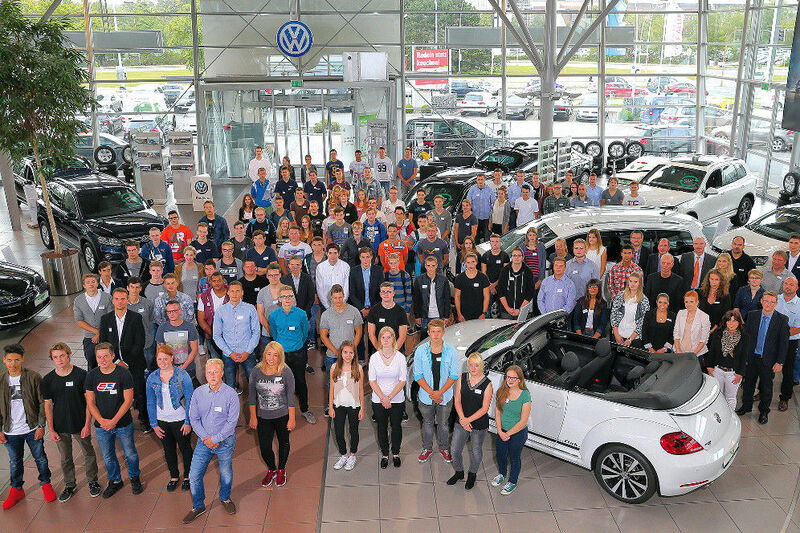 Am 1.9. starteten 119 Auszubildende neu in der Unternehmensgruppe, die damit insgesamt 397 Auszubildende beschäftigt. (Foto: AH Wolfsburg)