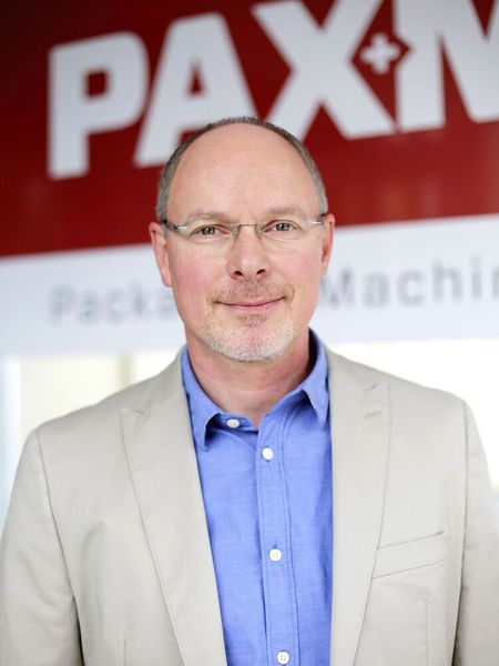 Roland A. Schierle, CEO und Inhaber, Paxmatic: „Gemeinsam mit Telsonic haben wir eine für unsere Schlauchbeutelmaschinen maßgeschneiderte Ultraschalleinheit entwickelt.“  (Bild: Paxmatic)