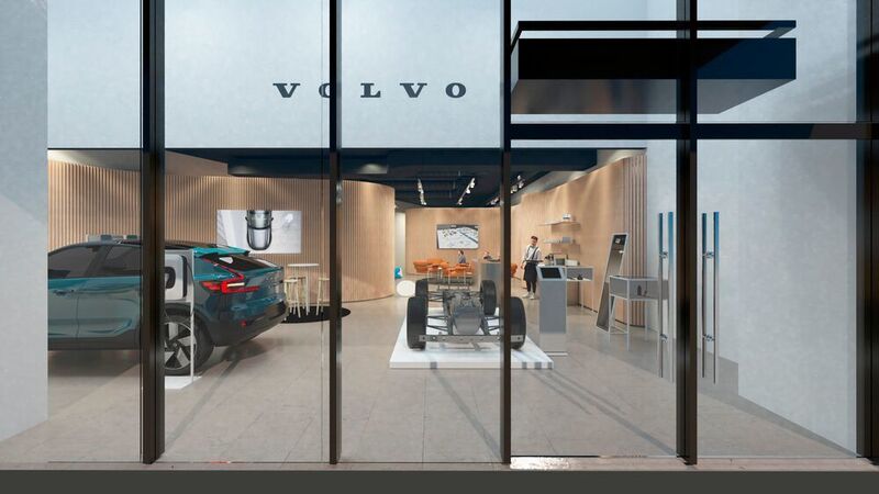 Im Studio können die Besucher den neuen Volvo C40 Recharge Pure Electric in Augenschein nehmen sowie ein Schnittmodell. (Volvo)