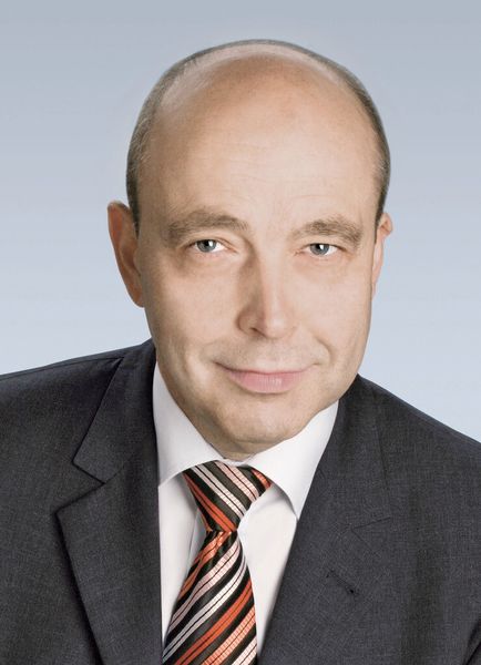 Johann Soder, Geschäftsführer Technik bei SEW Eurodrive: „Neben der Technologie erfahren drei weitere Bereiche eine Revolution: die Revolution der Daten, die Revolution der Sicherheit und die Revolution des Wissens.“ (Bild: SEW)
