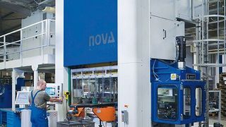Mit einer Leistung von 300 Hüben pro Minute sorgt der Stanzautomat nicht nur für mehr Speed, sondern steigert auch die Produktivität.  Bild: Beutler Nova (Archiv: Vogel Business Media)