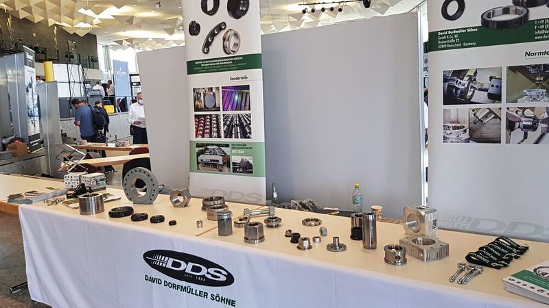 Die Firma DDS stellte auf der Schraubtec spezielle Muttern aus. (Bild: D.Quitter/VCG)
