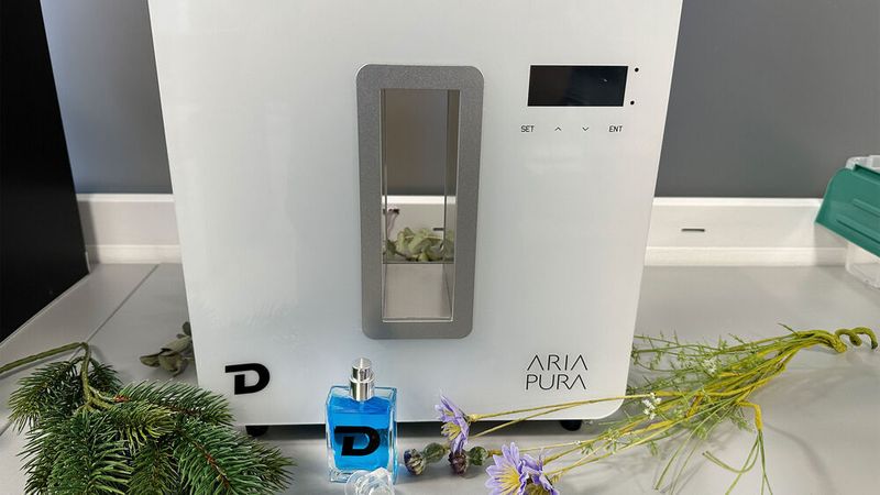 Verteilt wird der Darmas-Duft im Showroom über das Zerstäubungssystem Aria Pura. (Bild: Darmas)