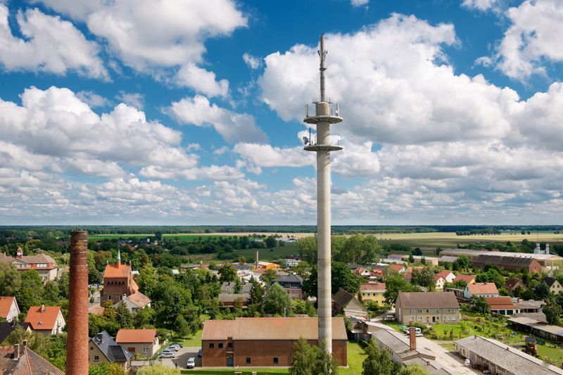 Die Auflage der Bundesnetzagentur für die Digitale Dividende ist die Versorgung der „weißen Flecken“ mit mobilem Breitband; der LTE-Sendemast steht im Brandenburgischen Kyritz. Bild: DTAG (Archiv: Vogel Business Media)